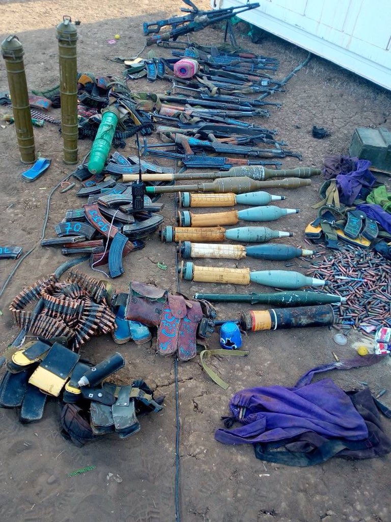 Photos purported to show dead Al-Shabab fighters killed in today's attack on AMISOM base in Bulo Marer. Troops also collected weapons reportedly fled by the militants 