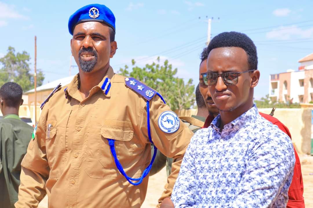 Cache of weapons have been intercepted in a swoop by security officers in Galkacayo town, Puntland regional State according to a statement from Mudug governor @Abdlatifsanyare