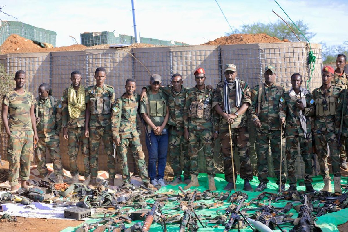 Somali government displayed bodies of score al-Shabab militants and weapons seized during their attempt to overrun three army bases in the Lower Jubba region on Monday. The government reported that over 80 al-Shabab fighters were killed in the foiled attack