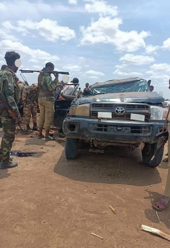 Se conocen detalles de una explosión mortal en la carretera en la zona del pueblo de Sariitow, cerca de la ciudad de Awdiinle, al oeste de Baidoa, Somalia, el viernes. Al menos 12 personas murieron y otras nueve resultaron heridas después de que una explosión en la carretera impactara contra una camioneta utilizada por las fuerzas de seguridad