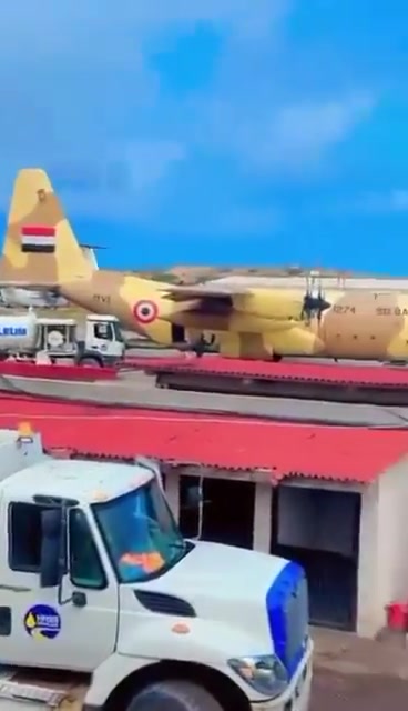 Kaynaklara göre, iki C-130 Mısır askeri uçağı Salı günü Mogadişu havaalanına ekipman ve personel taşıyarak ulaştı. nnSomali ve Mısır, Somali ve Etiyopya arasındaki sert anlaşmazlıkların ortasında askeri iş birliklerini güçlendiriyor